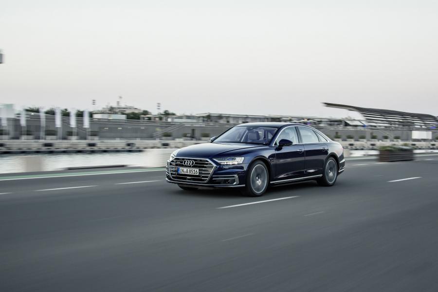  Audi A8 55 TFSI Quattro (D5) 2017 года  (WW) (фото 31 из 40)
